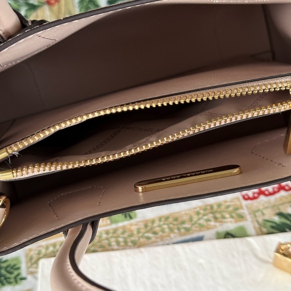 Michael Kors Pink Medium Mercer Crossbody Tote NWOT - Picture 13 of 14